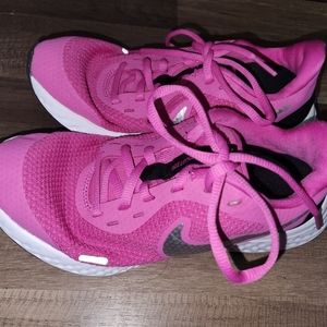 Nike Revolution Pink Running Shoes Sneakers Size 4.5 Y BQ5671-610